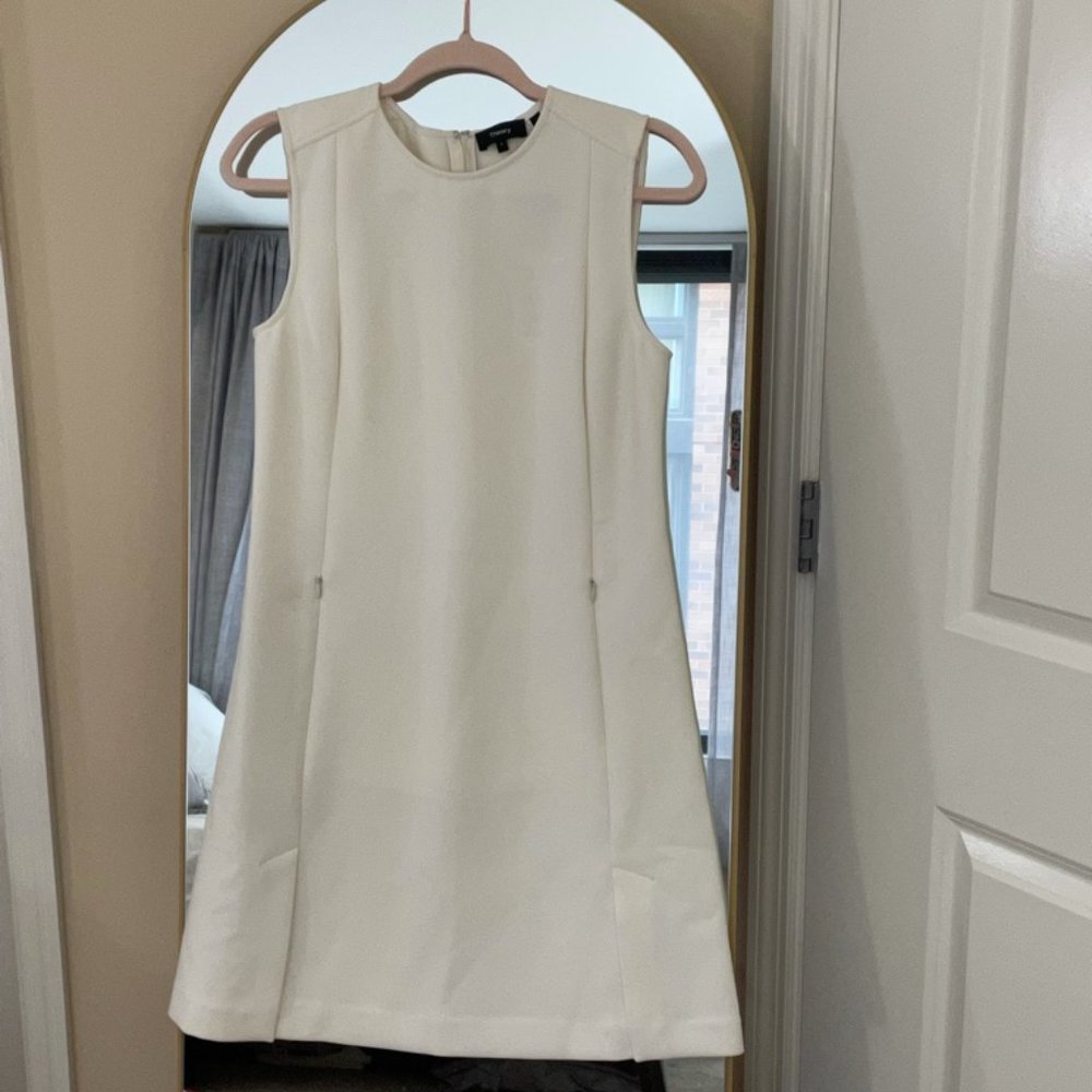 NWT Theory Sleeveless Vent Front Canton Bi-stretch Shift Dress In Ivory